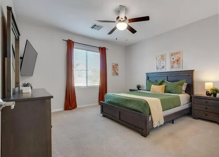 6Br Luxe Vegas Villa • Heated Pool, Spa & Games