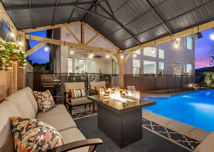 New-5Bdrm-All King Beds-Heated Pool-Vegas Theme